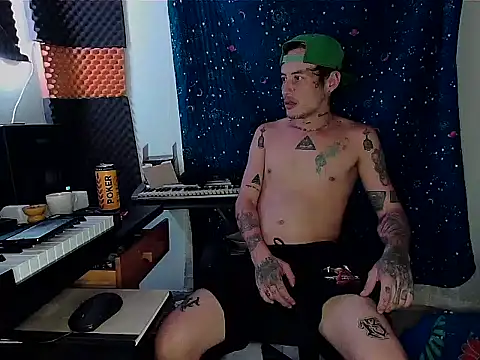 Snapshot of patrik_tattoo_ chatting on March 3, 2025, 4:10 am patrik tattoo online show from March 3, 2025, 4:10 am