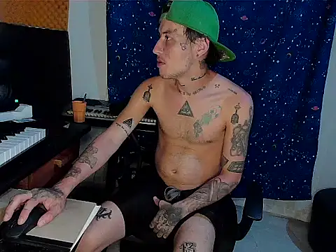 Snapshot of patrik_tattoo_ chatting on March 21, 2025, 3:01 am patrik tattoo online show from March 21, 2025, 3:01 am