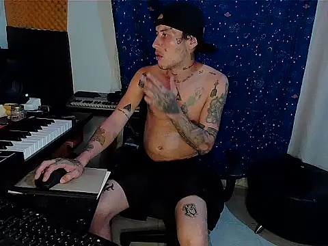 Snapshot of patrik_tattoo_ chatting on March 19, 2025, 3:30 am patrik tattoo online show from March 19, 2025, 3:30 am