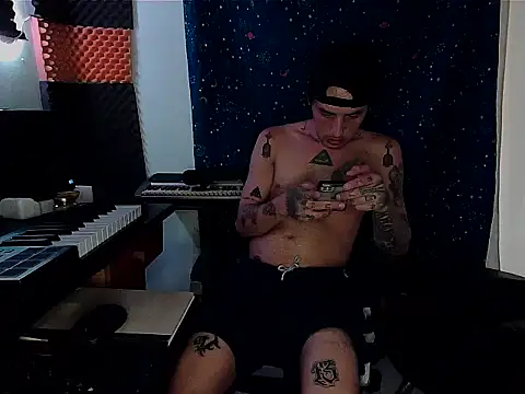 Snapshot of patrik_tattoo_ chatting on February 25, 2025, 11:04 pm patrik tattoo online show from February 25, 2025, 11:04 pm