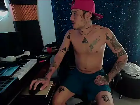 Snapshot of patrik_tattoo_ chatting on February 15, 2025, 9:28 pm patrik tattoo online show from February 15, 2025, 9:28 pm