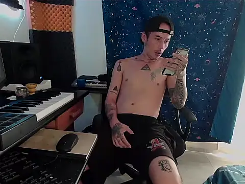 Snapshot of patrik_tattoo_ chatting on March 5, 2025, 8:00 pm patrik tattoo online show from March 5, 2025, 8:00 pm