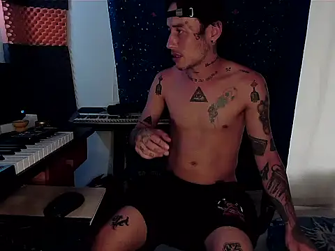 Snapshot of patrik_tattoo_ chatting on March 4, 2025, 10:27 pm patrik tattoo online show from March 4, 2025, 10:27 pm