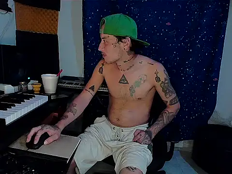Snapshot of patrik_tattoo_ chatting on March 22, 2025, 3:52 am patrik tattoo online show from March 22, 2025, 3:52 am