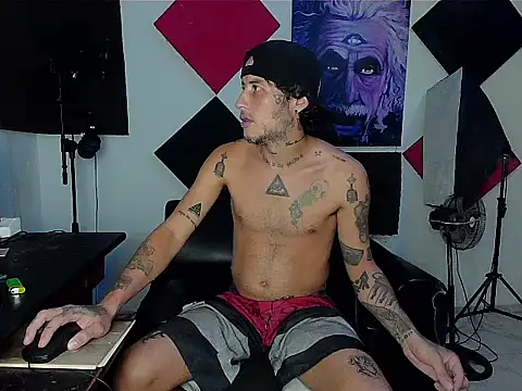 Snapshot of patrik_tattoo_ chatting on September 24, 2025, 3:13 am patrik tattoo online show from September 24, 2025, 3:13 am