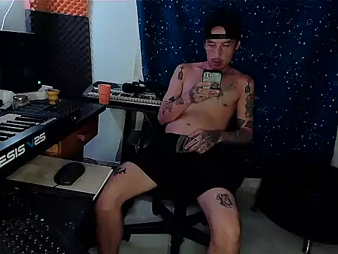 Snapshot of patrik_tattoo_ chatting on March 13, 2025, 2:38 am patrik tattoo online show from March 13, 2025, 2:38 am