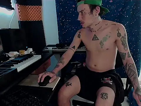 Snapshot of patrik_tattoo_ chatting on March 2, 2025, 2:58 pm patrik tattoo online show from March 2, 2025, 2:58 pm