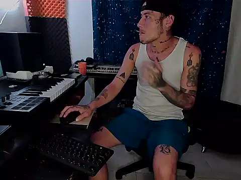 Snapshot of patrik_tattoo_ chatting on February 18, 2025, 4:04 am patrik tattoo online show from February 18, 2025, 4:04 am