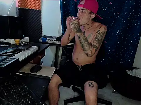 Snapshot of patrik_tattoo_ chatting on March 18, 2025, 4:40 am patrik tattoo online show from March 18, 2025, 4:40 am