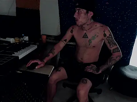 Snapshot of patrik_tattoo_ chatting on March 18, 2025, 12:39 pm patrik tattoo online show from March 18, 2025, 12:39 pm