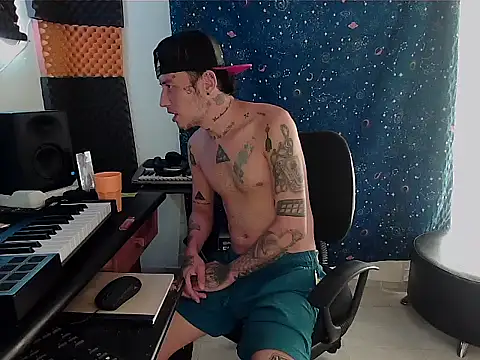 Snapshot of patrik_tattoo_ chatting on February 16, 2025, 8:00 pm patrik tattoo online show from February 16, 2025, 8:00 pm