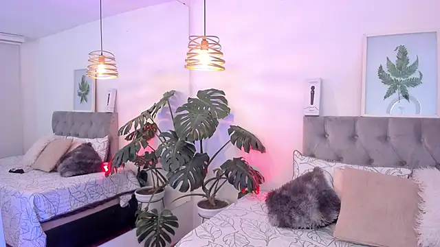 Kitty Pam online show from November 18, 2025, 9:07 pm