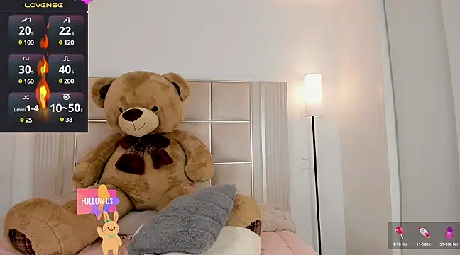 saraamiller  online show from February 19, 2025, 6:22 am