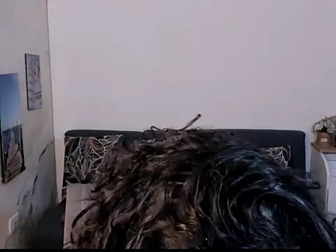 Snapshot of alinabozz1 chatting on June 20, 2026, 5:01 am alinabozz1 online show from June 20, 2026, 5:01 am