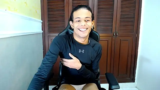 Snapshot of rose_Skinny_ chatting on October 7, 2025, 12:44 am rose Skinny online show from October 7, 2025, 12:44 am