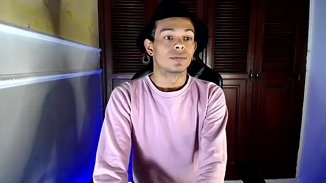 Snapshot of rose_Skinny_ chatting on October 8, 2025, 7:14 pm rose Skinny online show from October 8, 2025, 7:14 pm