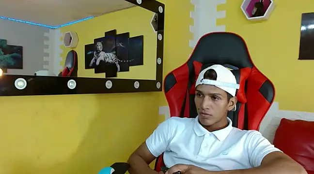 mau elixxx online show from January 17, 2025, 3:23 am