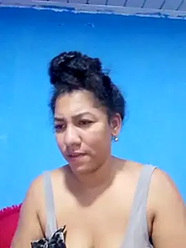 Snapshot of bellacrespalatina chatting on December 1, 2025, 4:24 am bellacrespalatina online show from December 1, 2025, 4:24 am