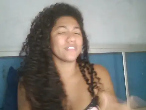 Snapshot of bellacrespalatina chatting on January 14, 2026, 2:48 am bellacrespalatina online show from January 14, 2026, 2:48 am