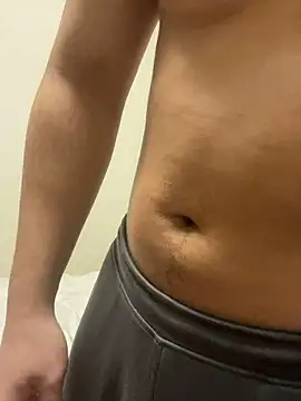 Snapshot of YU-KI00 chatting on December 3, 2025, 10:14 am YU-KI00 online show from December 3, 2025, 10:14 am