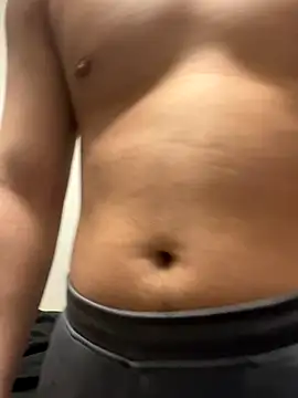 Snapshot of YU-KI00 chatting on November 30, 2025, 11:33 am YU-KI00 online show from November 30, 2025, 11:33 am