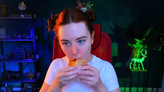 AnnTerry  online show from March 3, 2026, 8:32 am