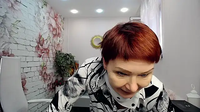 Snapshot of Cutie_Asya chatting on May 13, 2026, 8:10 am Cutie Asya online show from May 13, 2026, 8:10 am