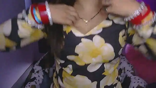 cutie-taara online show from June 7, 2026, 3:45 am