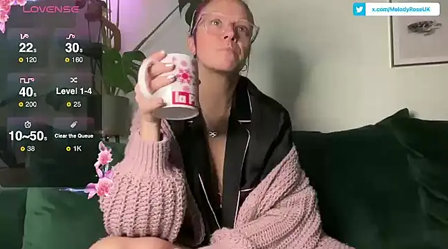 Snapshot of MelodyRoseUk chatting on March 11, 2025, 4:30 am MelodyRoseUk online show from March 11, 2025, 4:30 am