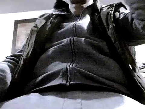 Snapshot of frank32love chatting on December 4, 2024, 3:26 pm frank32love online show from December 4, 2024, 3:26 pm