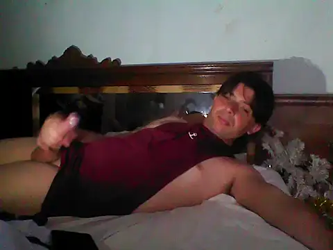 Snapshot of frank32love chatting on October 2, 2025, 4:27 am frank32love online show from October 2, 2025, 4:27 am