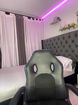 Amiirra  online show from December 3, 2025, 5:30 am