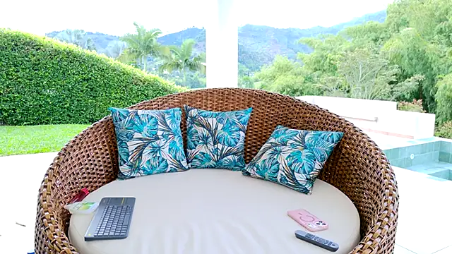 kimberly  online show from December 19, 2025, 9:39 pm