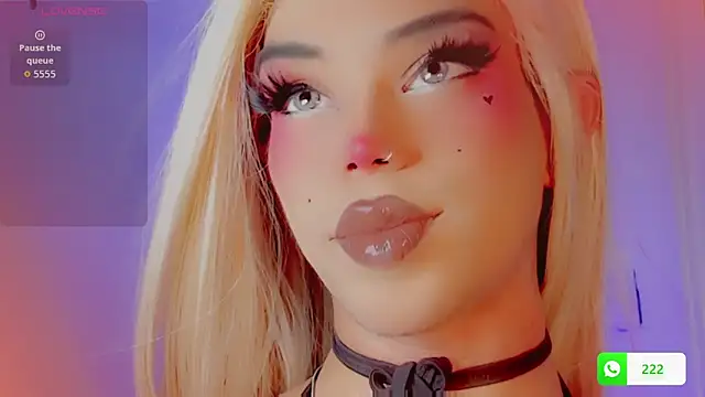 Snapshot of DanniLee_ chatting on December 14, 2025, 7:19 pm DanniLee online show from December 14, 2025, 7:19 pm