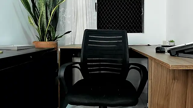 JuanDiegoKing online show from November 6, 2025, 2:37 am