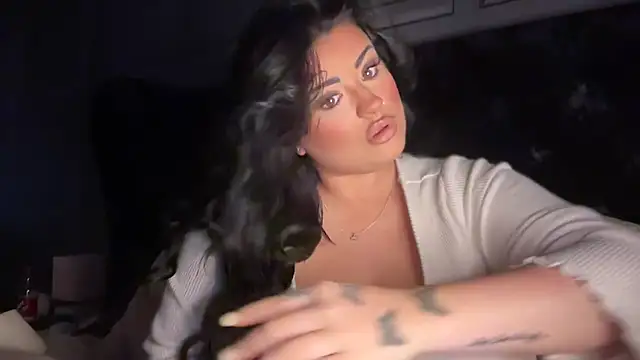 Snapshot of curvybabesx1 chatting on October 7, 2025, 4:30 pm curvybabesx1 online show from October 7, 2025, 4:30 pm