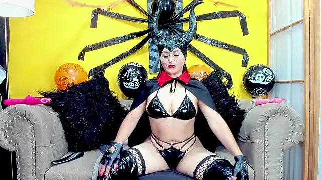 Snapshot of SusanSlim chatting on October 29, 2025, 3:44 pm SusanSlim online show from October 29, 2025, 3:44 pm