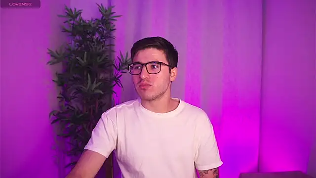 Tony Wylie online show from November 12, 2025, 10:52 am