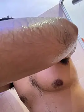 YoElMasHot online show from April 25, 2026, 8:39 pm