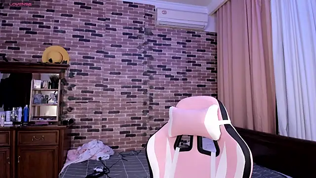 Velvetsky 1 online show from November 9, 2025, 3:16 pm