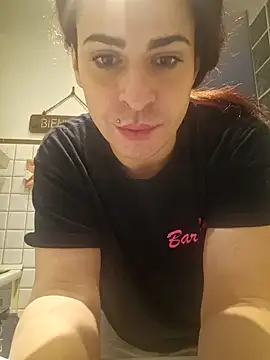 perla97 online show from February 22, 2025, 8:42 pm