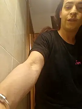 perla97 online show from February 11, 2025, 8:20 pm