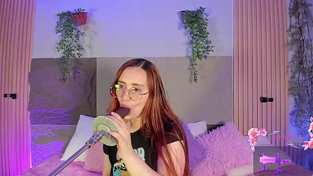 centaurigirl online show from March 2, 2026, 3:18 am