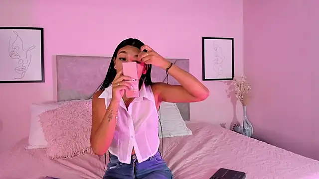 Emilyh  online show from October 22, 2025, 10:36 am