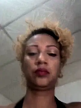 Snapshot of Amaliu_ chatting on December 17, 2025, 2:55 pm Amaliu online show from December 17, 2025, 2:55 pm