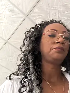 Snapshot of Amaliu_ chatting on March 11, 2025, 7:47 pm Amaliu online show from March 11, 2025, 7:47 pm