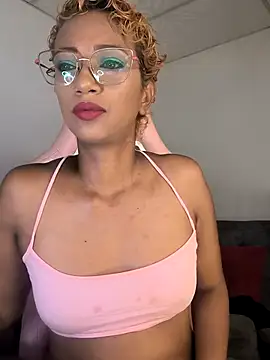 Snapshot of Amaliu_ chatting on October 6, 2025, 2:51 pm Amaliu online show from October 6, 2025, 2:51 pm