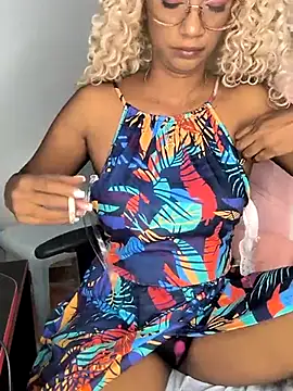 Snapshot of Amaliu_ chatting on March 21, 2025, 7:24 pm Amaliu online show from March 21, 2025, 7:24 pm