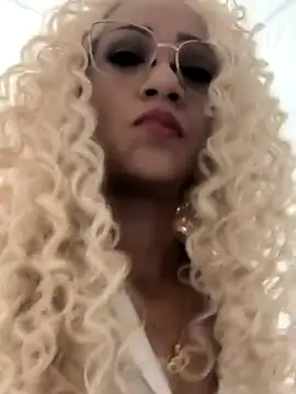 Snapshot of Amaliu_ chatting on March 19, 2025, 1:18 pm Amaliu online show from March 19, 2025, 1:18 pm