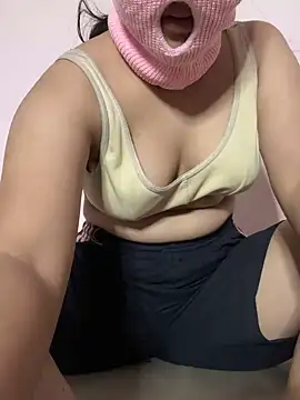 Snapshot of STEP_SISTER1 chatting on December 10, 2024, 5:11 pm STEP SISTER1 online show from December 10, 2024, 5:11 pm